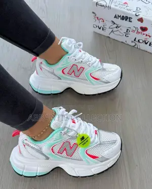 Authentic New Balance V2 530 Sneaker