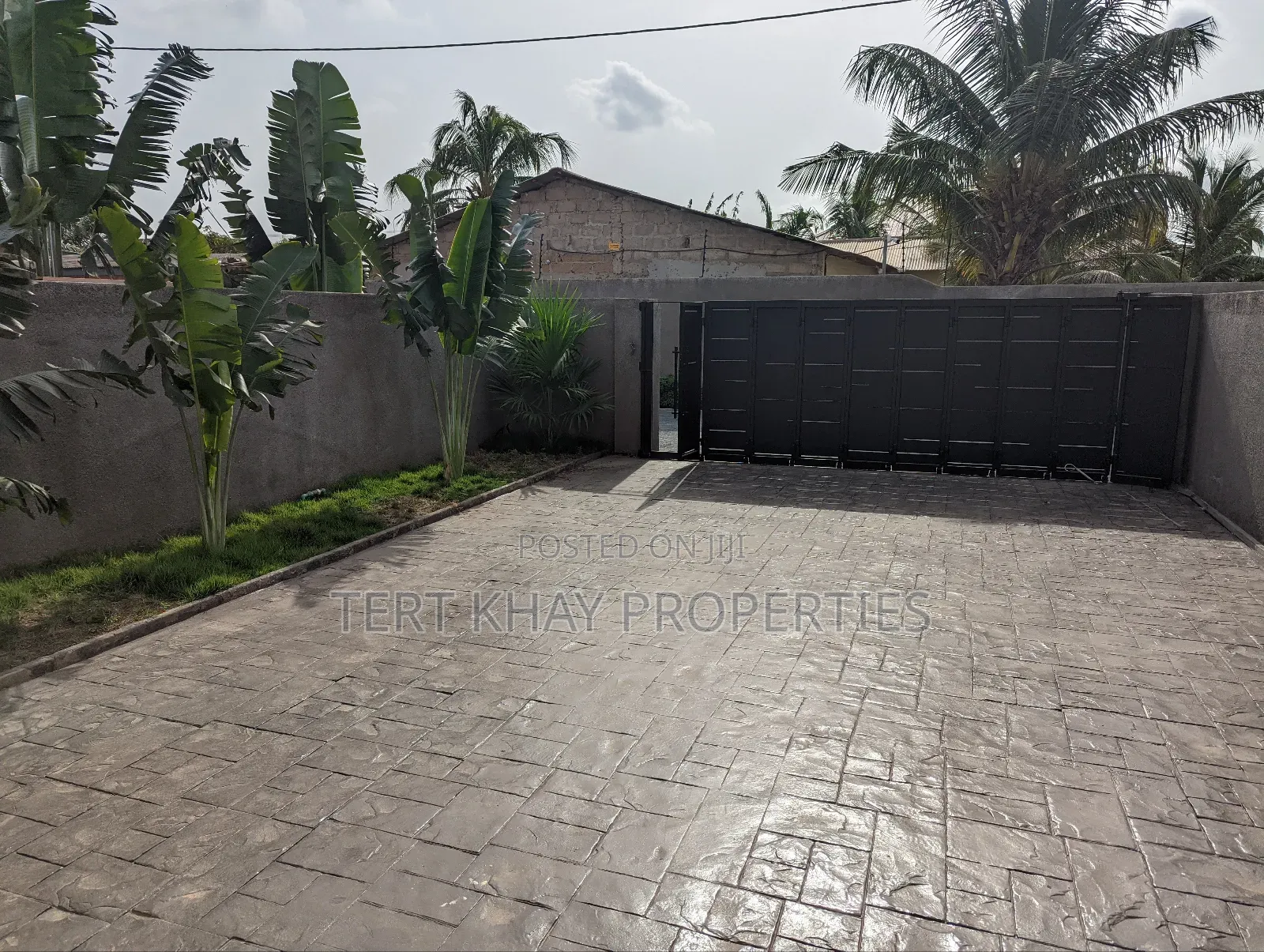 3bdrm House in Okpoi Goono, Teshie for sale