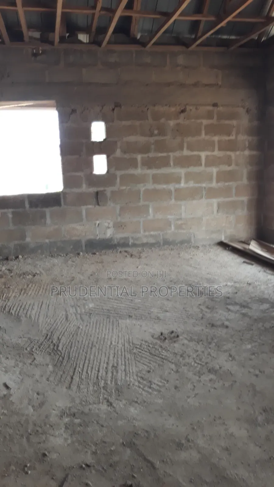 8bdrm House in Gbawe for sale