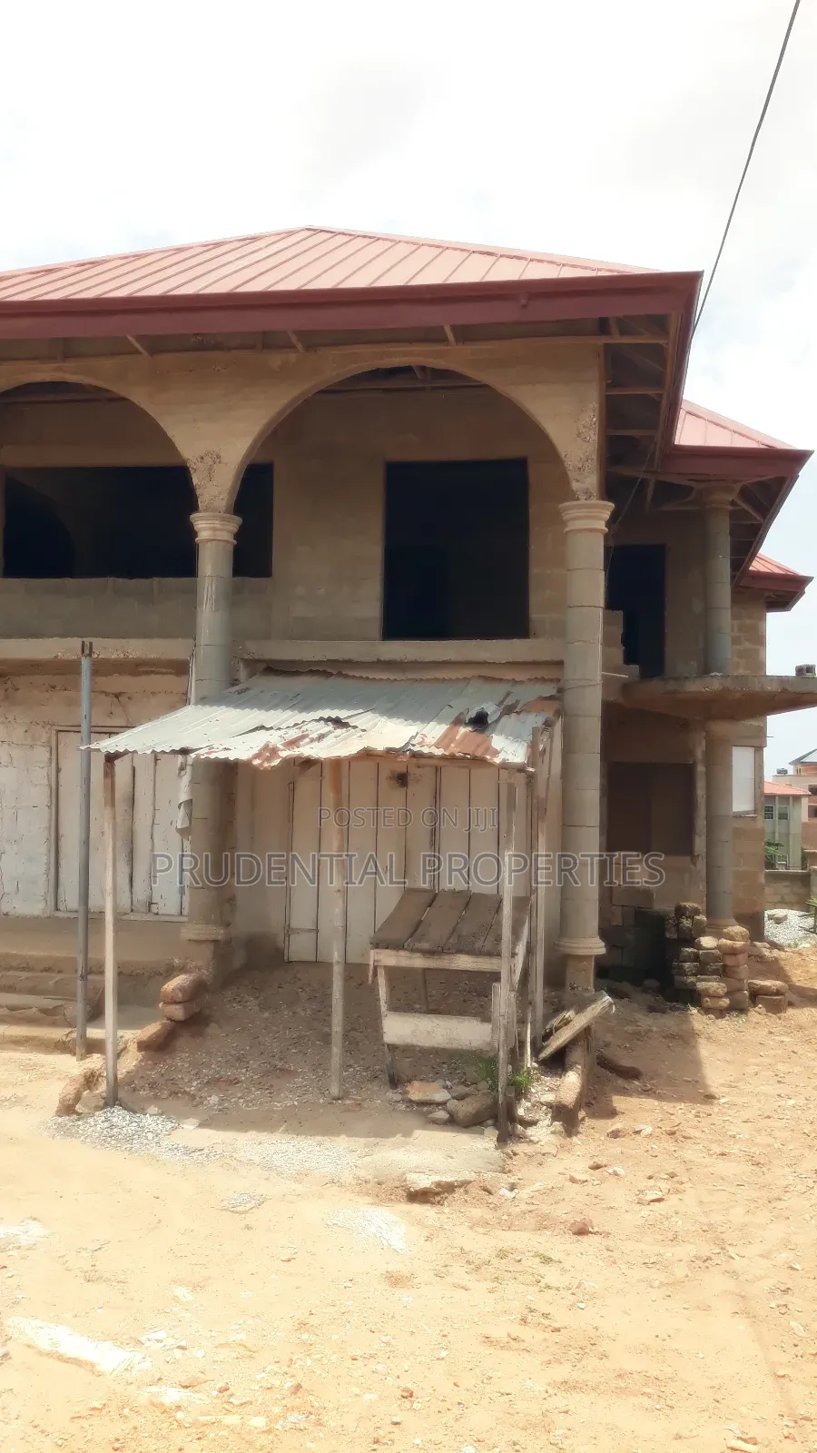 8bdrm House in Gbawe for sale