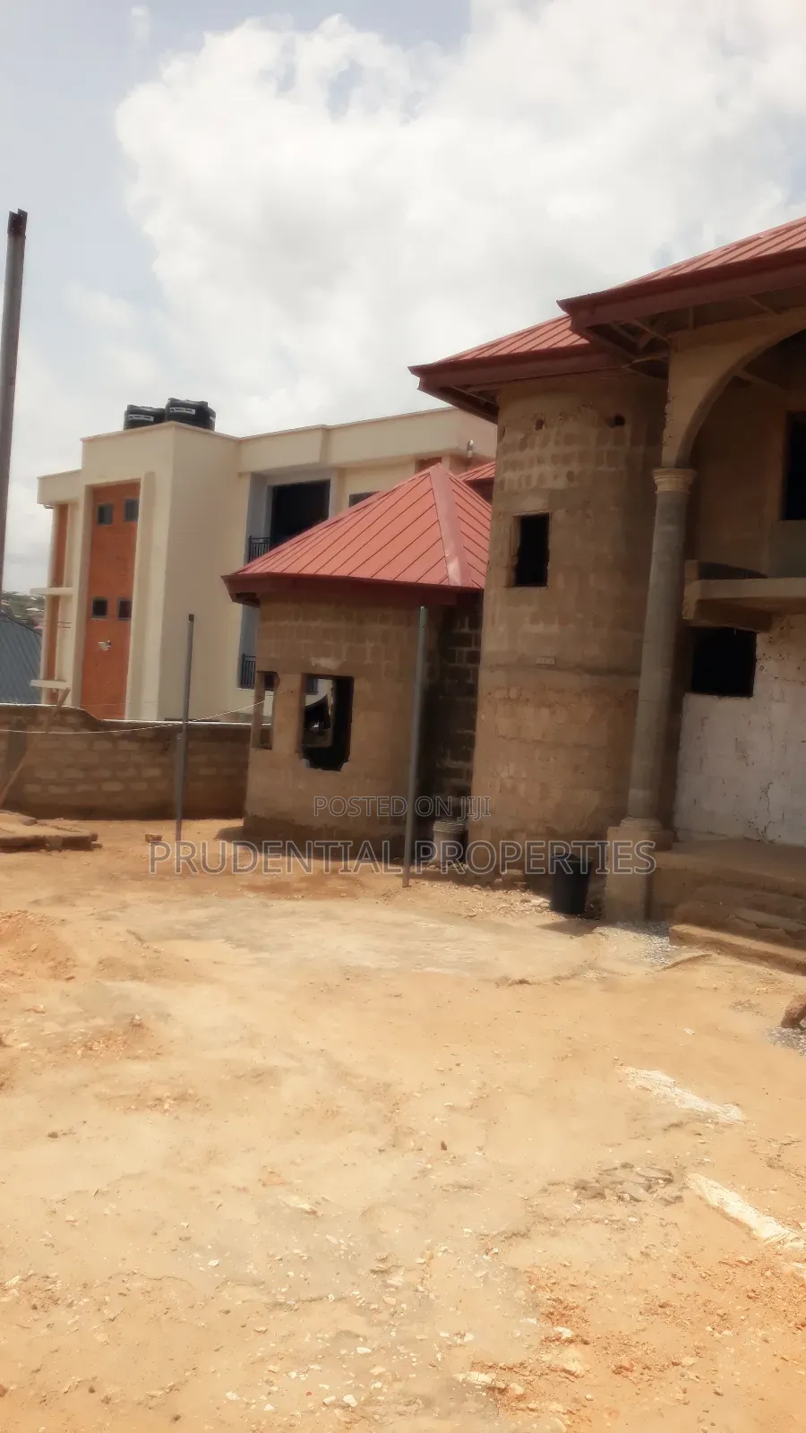 8bdrm House in Gbawe for sale