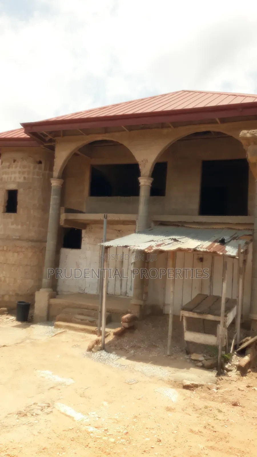 8bdrm House in Gbawe for sale