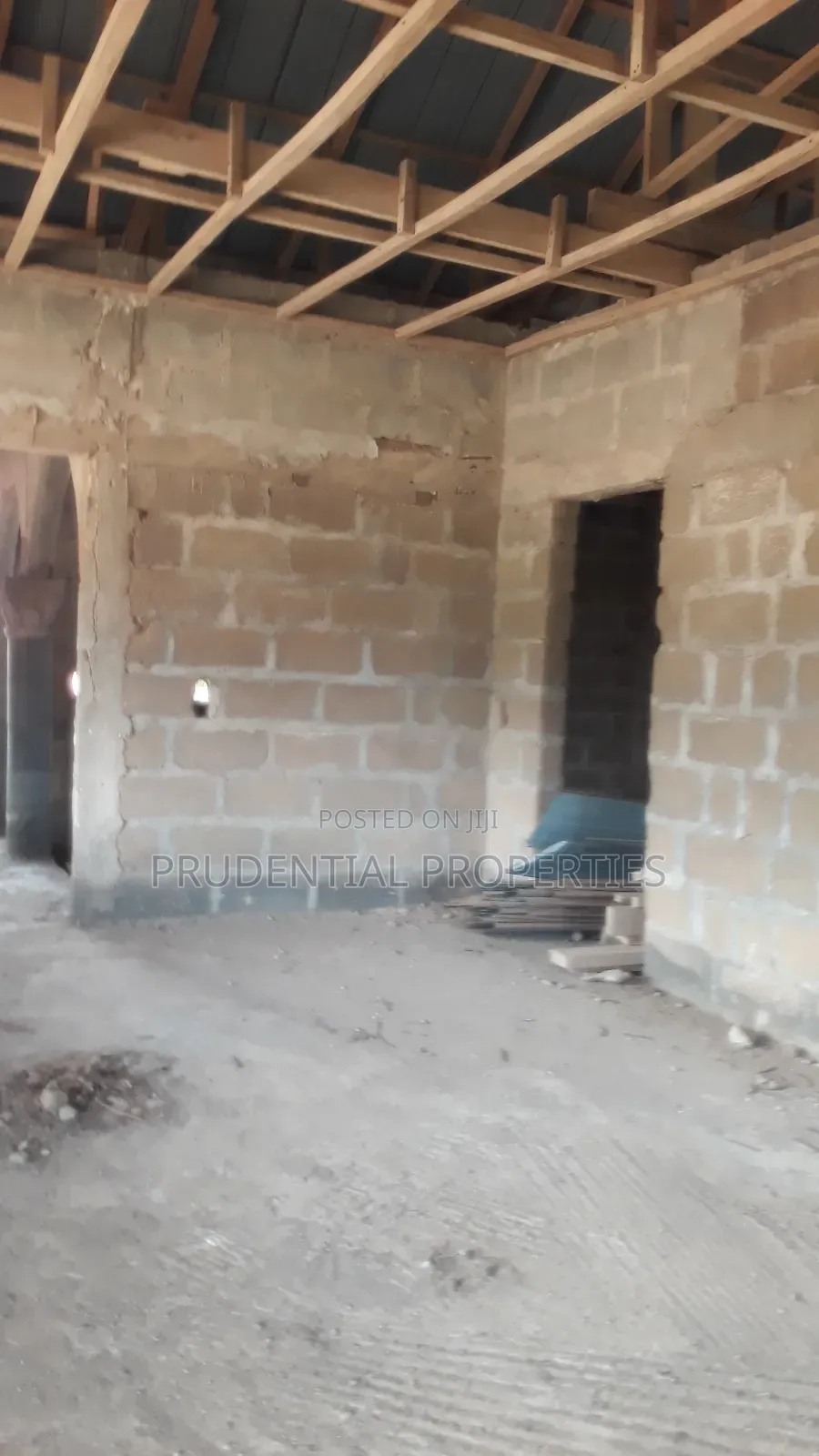 8bdrm House in Gbawe for sale