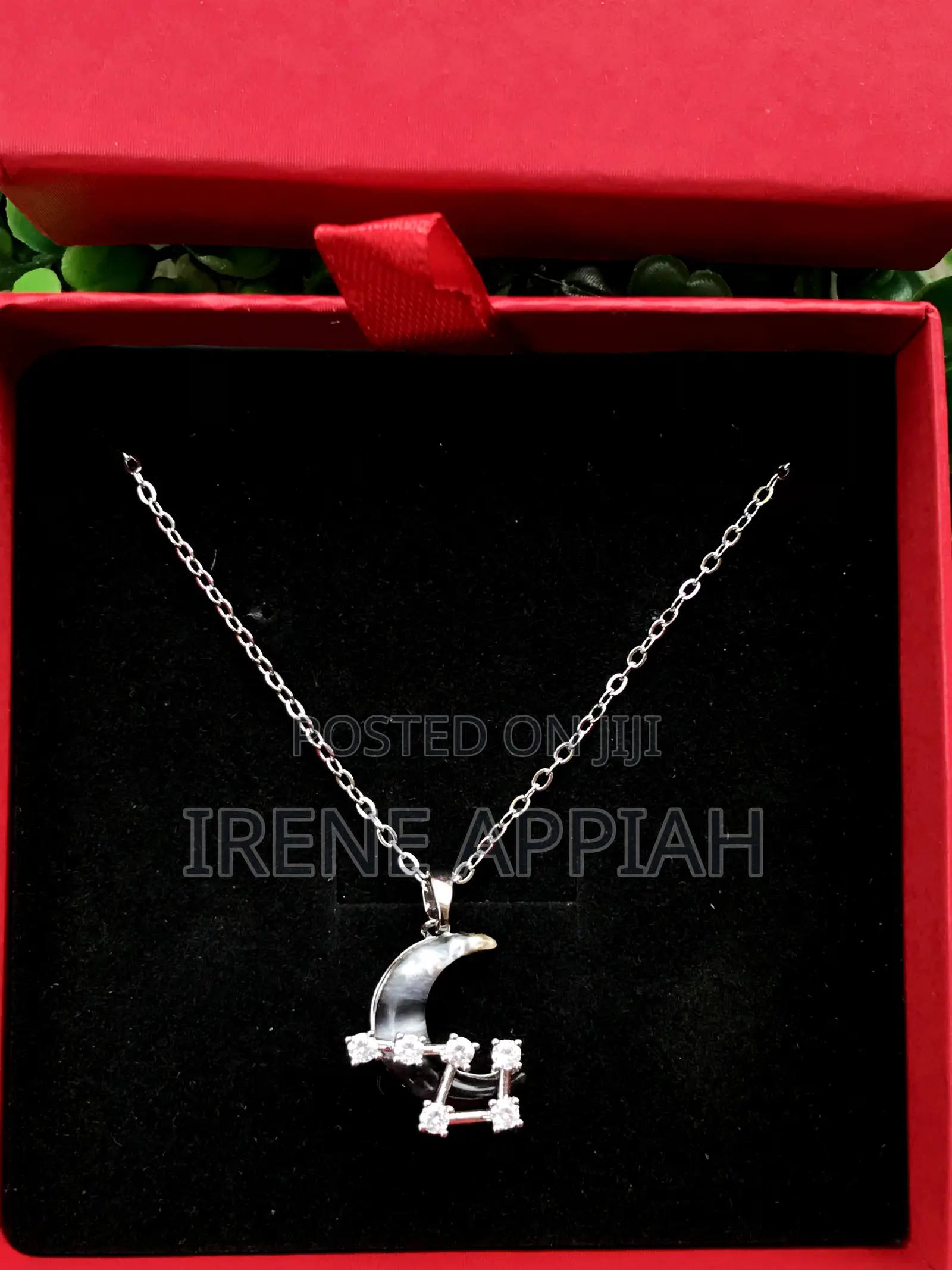 Elegant Womens’ Necklaces