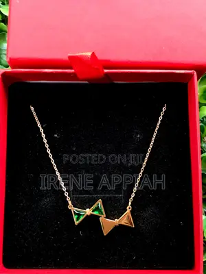 Elegant Womens’ Necklaces
