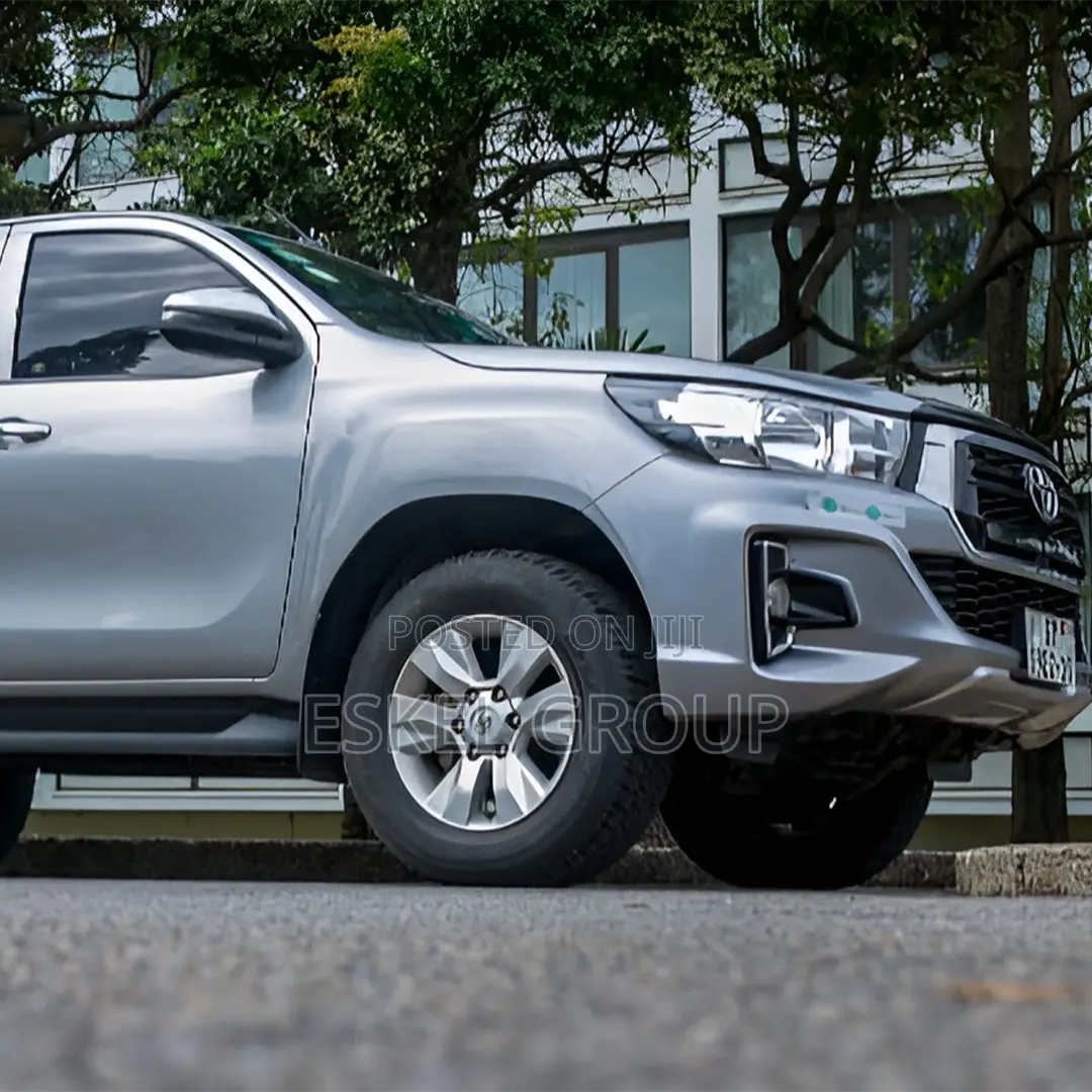 Pick Up Hilux Van for Rent Come With a Driver