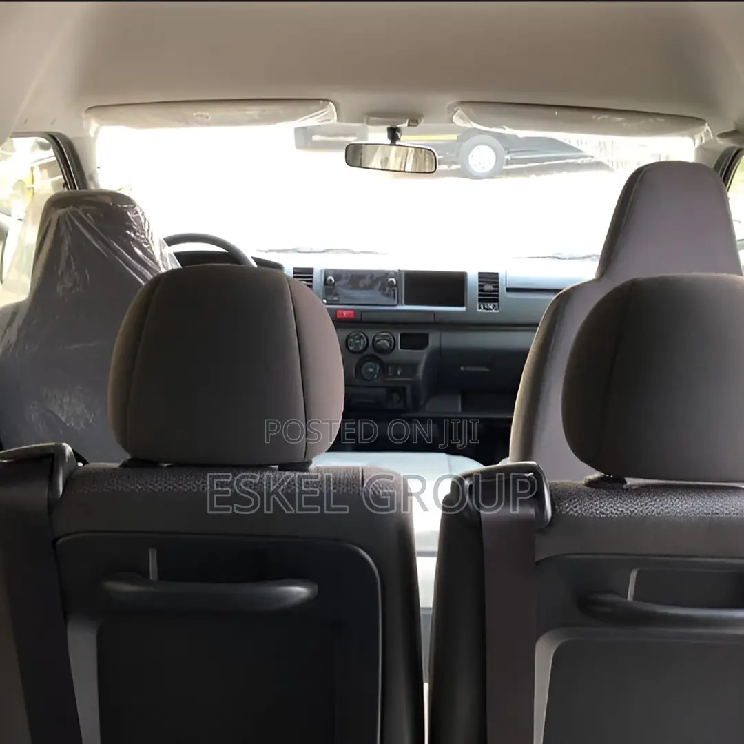 Hyundai H1 for Rent Come With a Driver