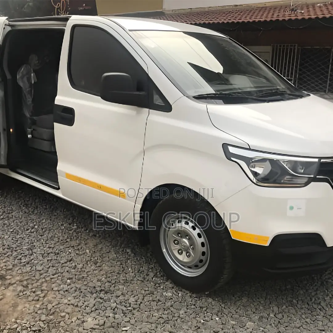 Hyundai H1 for Rent Come With a Driver