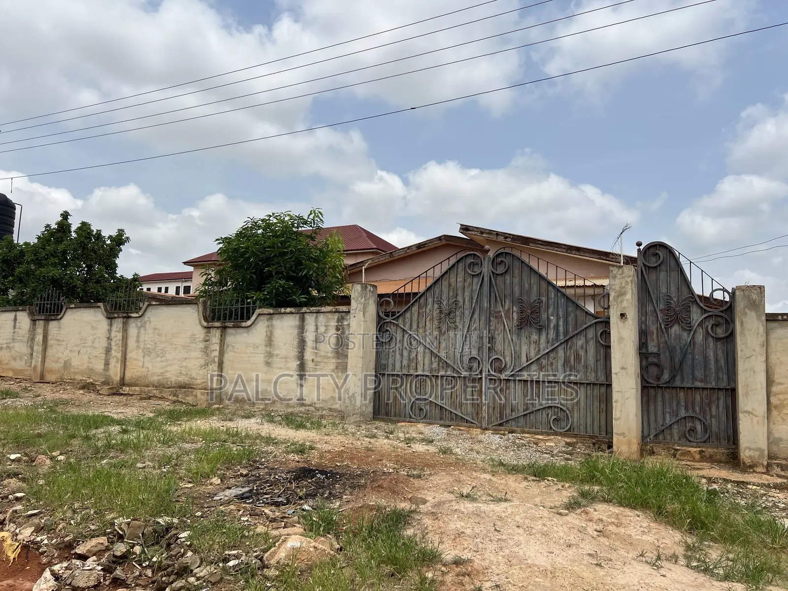 6bdrm House in Santasi Kokoben, Kumasi Metropolitan for sale