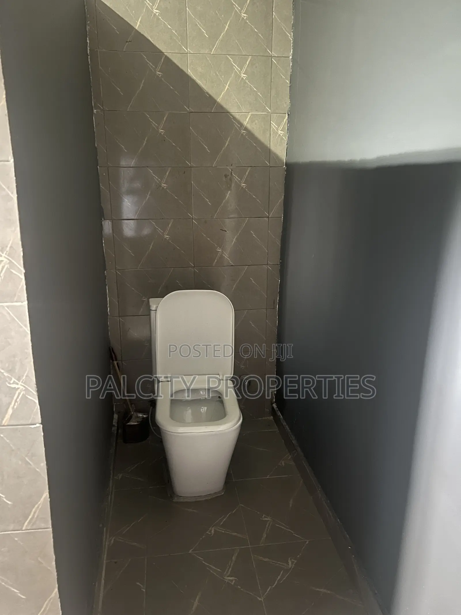 6bdrm House in Santasi Kokoben, Kumasi Metropolitan for sale