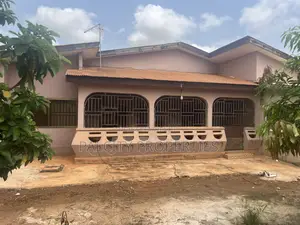 6bdrm House in Santasi Kokoben, Kumasi Metropolitan for sale