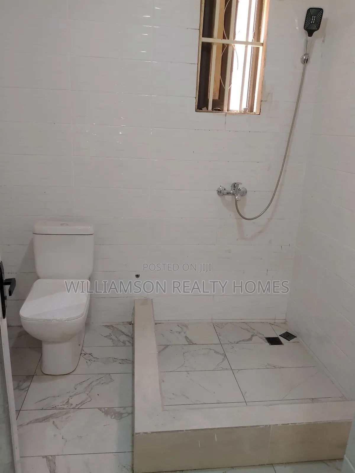 4bdrm House in Community 18 Area, Spintex for rent