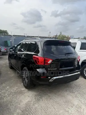 Nissan Pathfinder S 4dr 4x4 (3.5L 6cyl) 2017 Black