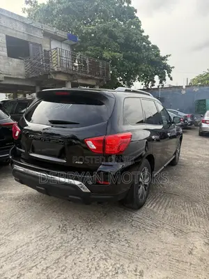 Nissan Pathfinder S 4dr 4x4 (3.5L 6cyl) 2017 Black