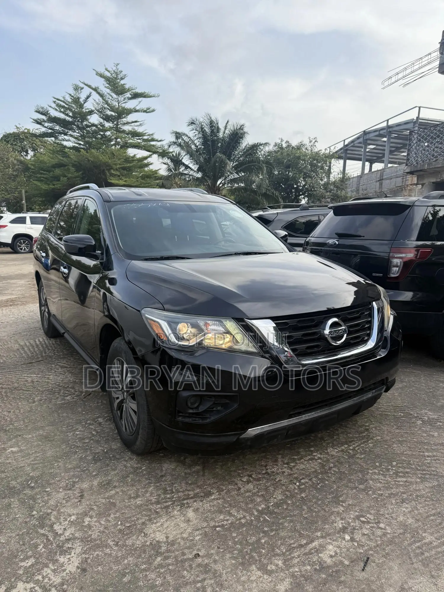 Nissan Pathfinder S 4dr 4x4 (3.5L 6cyl) 2017 Black