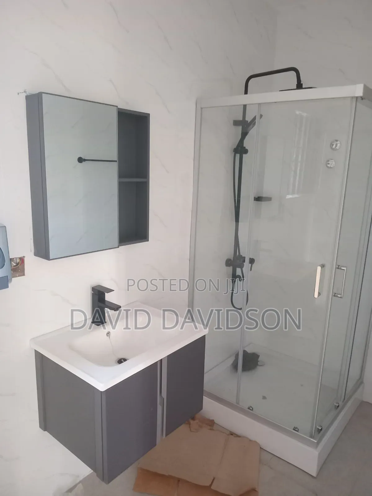 4bdrm House in 4 Bedroom House, Tema Metropolitan for sale