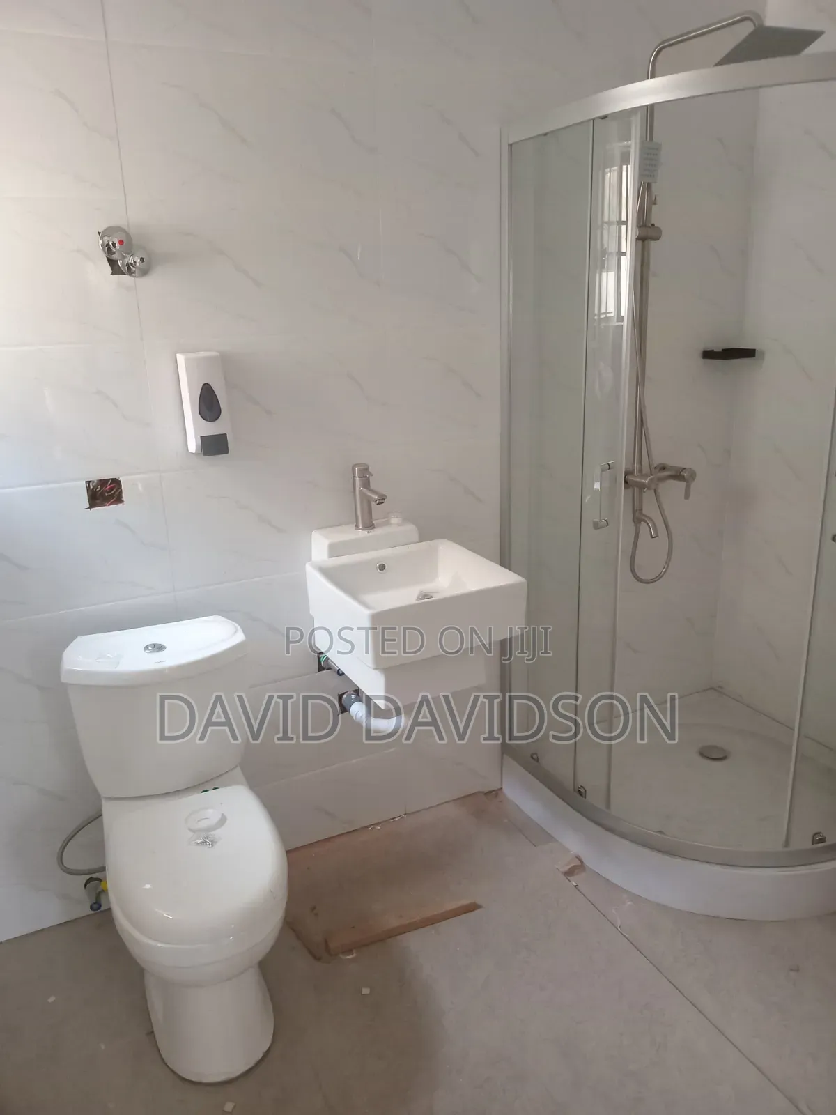 4bdrm House in 4 Bedroom House, Tema Metropolitan for sale