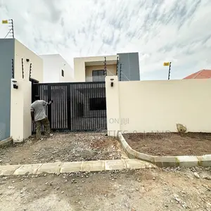 4bdrm House in Lakeside Estate for sale