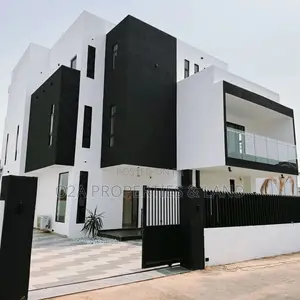 5bdrm House in East Legon, Bawaleshie for sale
