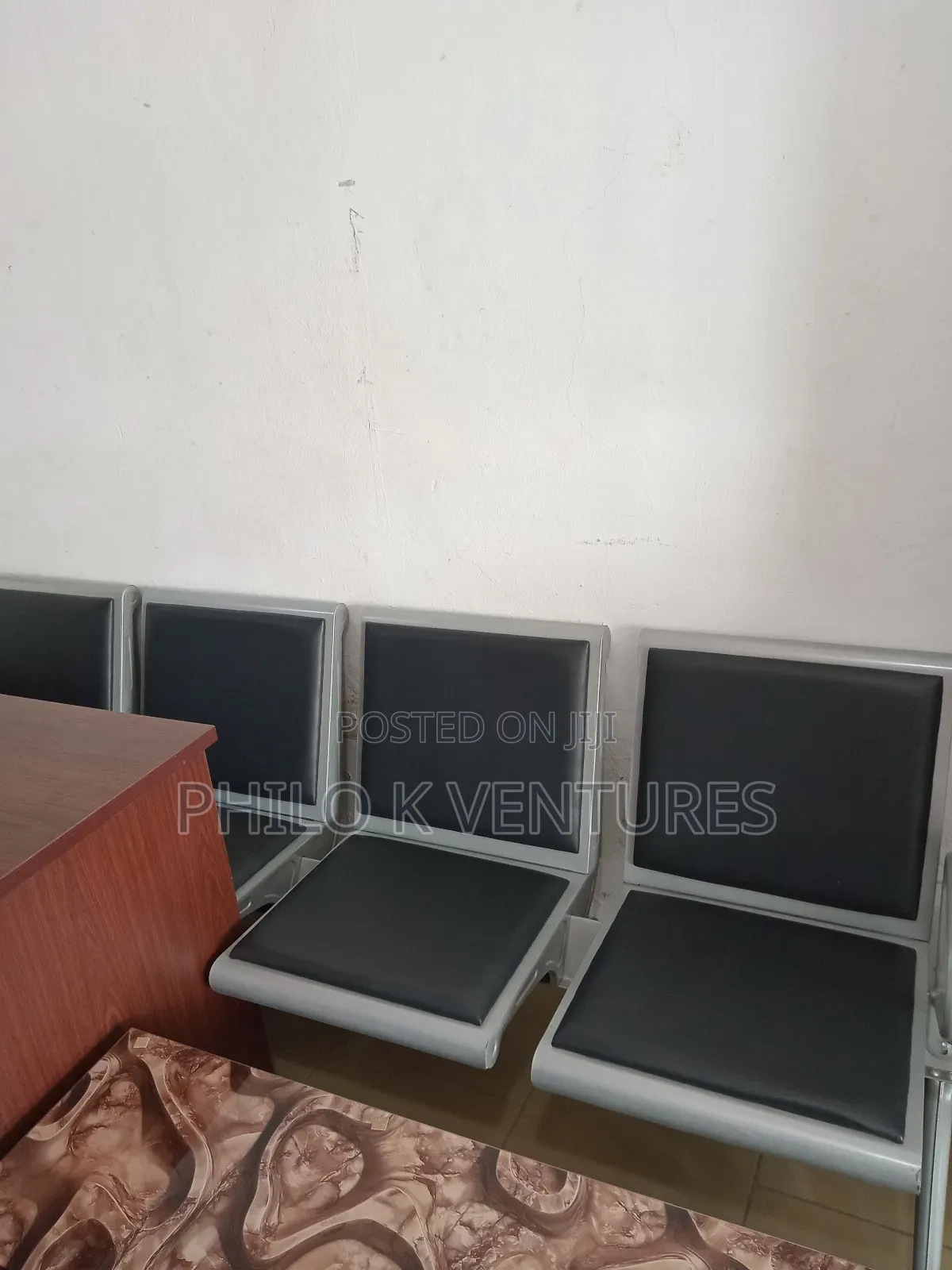 4 in 1 Waiting Chair