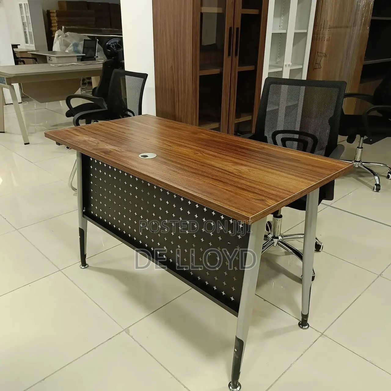 Modern Office Table (140cm by 60 Cm )