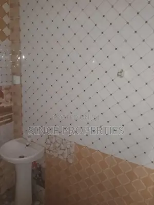 2bdrm Apartment in Sinco Properties, Madina for rent
