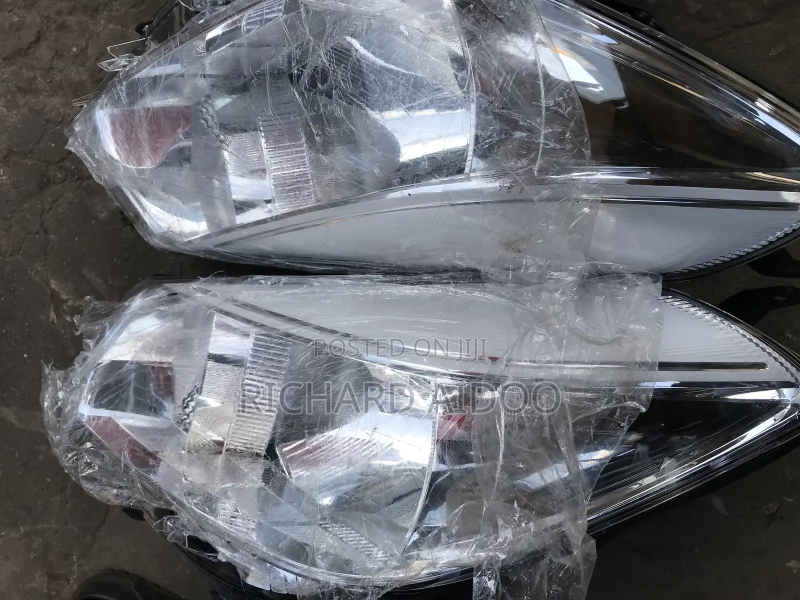 Toyota Yaris/Vitz Headlight 2012 Headlight Available