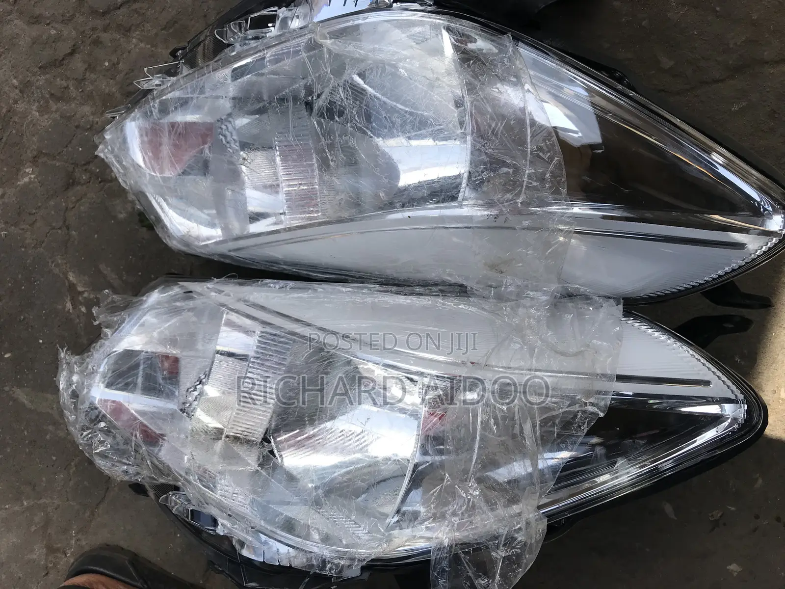 Toyota Yaris/Vitz Headlight 2012 Headlight Available