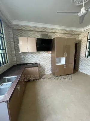 3bdrm Apartment in Sakumono, Tema Metropolitan for rent