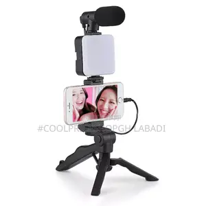Smartphone Tripod Holder Mini Led and Microphone