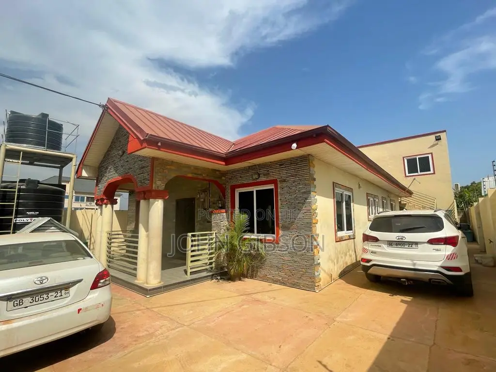 7bdrm House in Eastlegon Hills, School Junction for sale