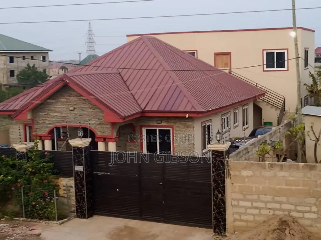 7bdrm House in Eastlegon Hills, School Junction for sale