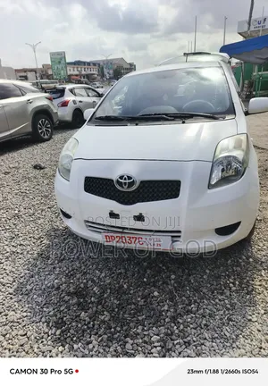 Photo - Toyota Yaris 1.5 2008 White