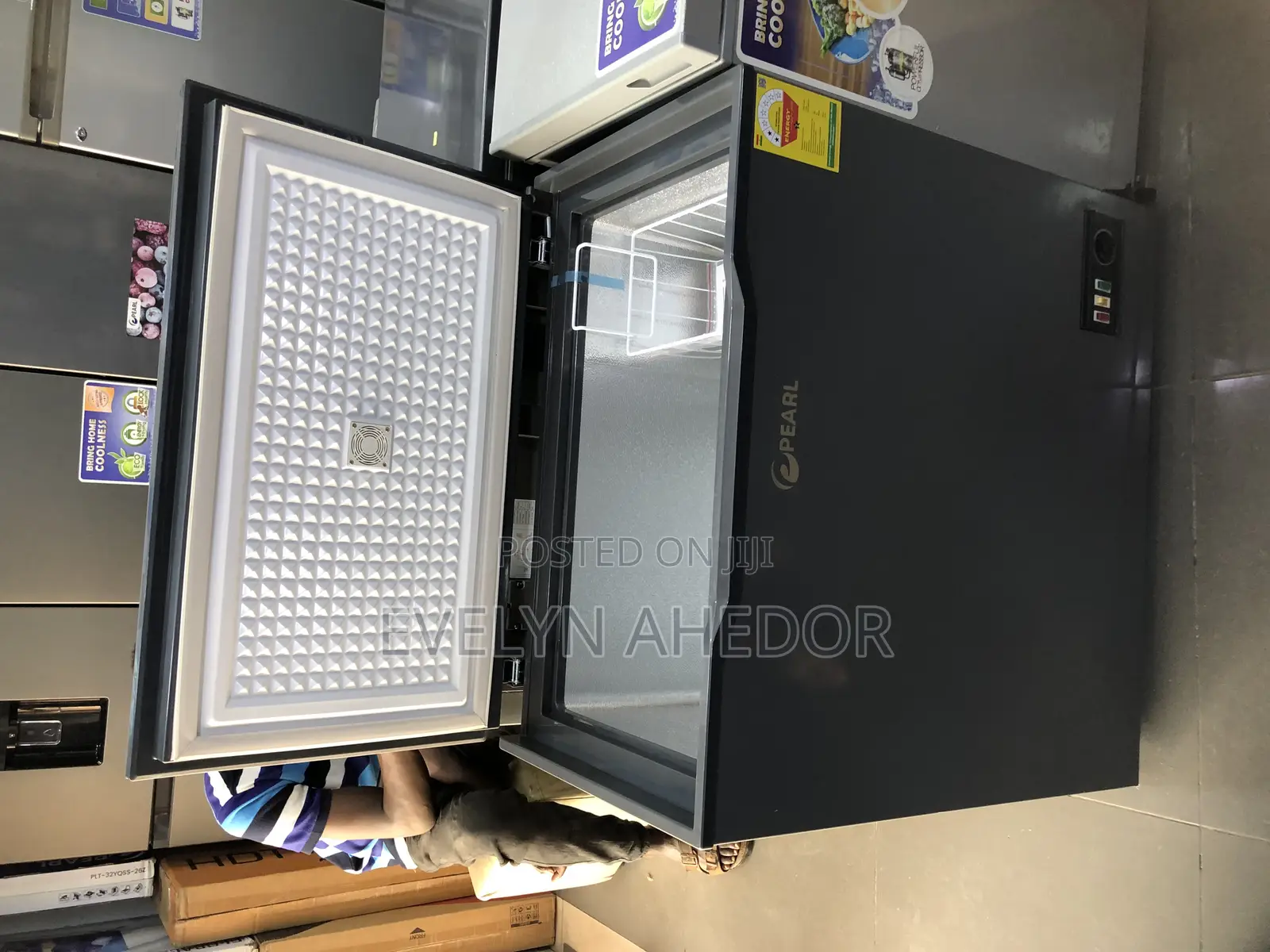 Design Glass Top Pearl Chest Freezer 188 Liters Available