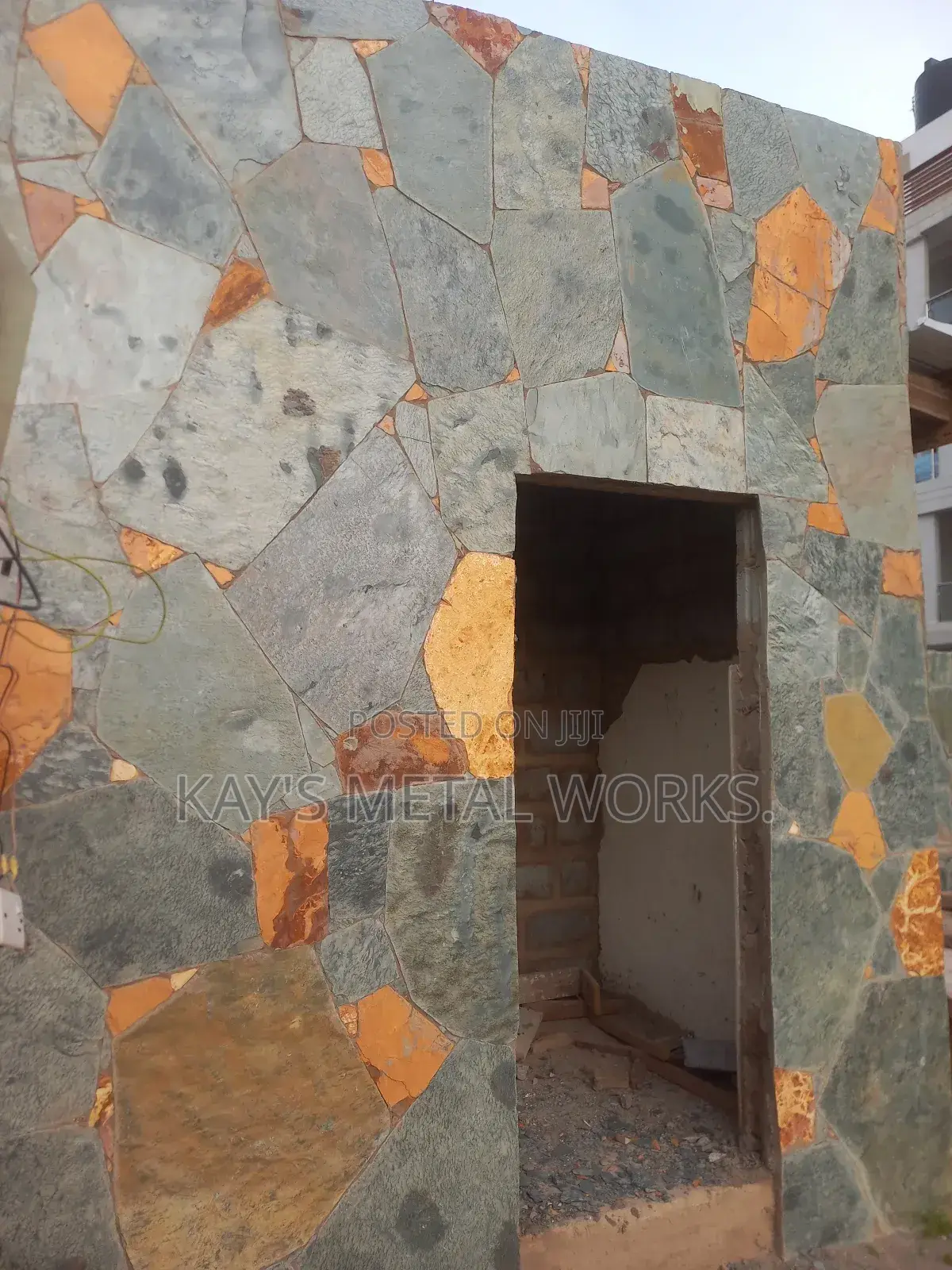 Blue Brown Local Stone Wall Cladding | Stone Laying