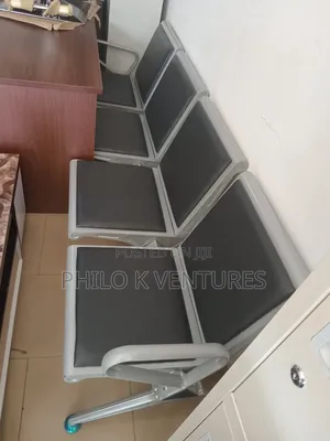 Design Black Heavy Duty Chair for Office