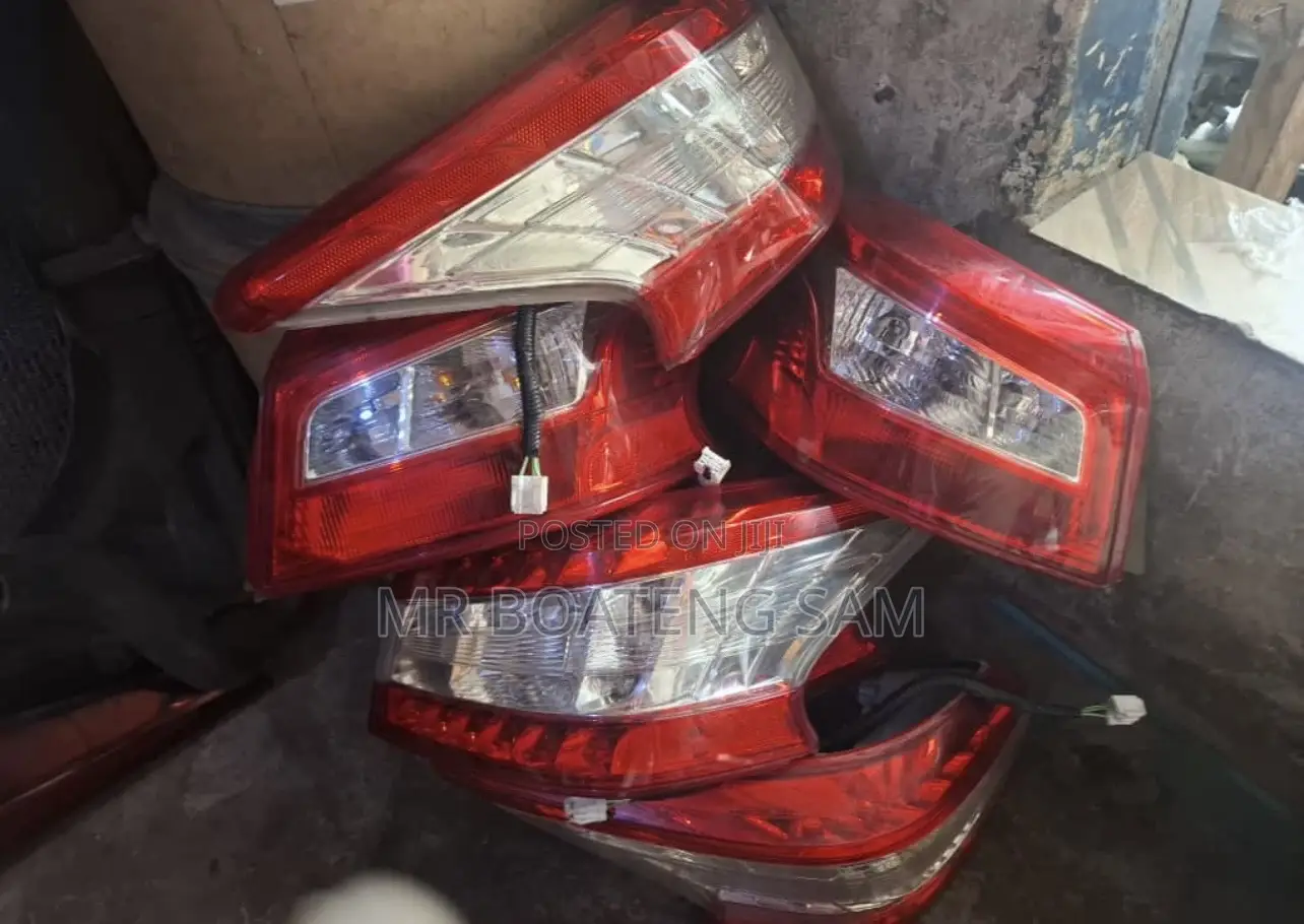Nissan Sentra 2016 Taillight