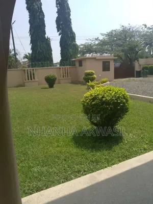 6bdrm House in Teme Community 6, Tema Metropolitan for rent