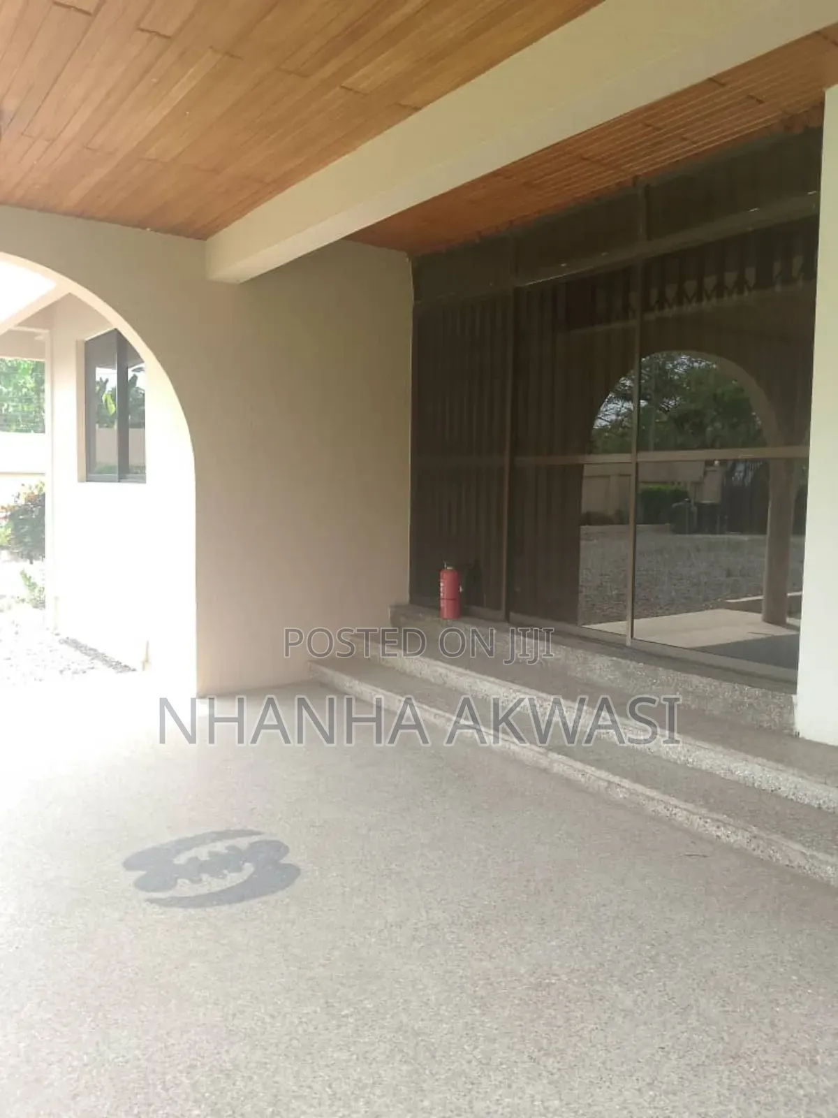 6bdrm House in Teme Community 6, Tema Metropolitan for rent