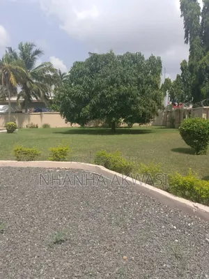 6bdrm House in Teme Community 6, Tema Metropolitan for rent