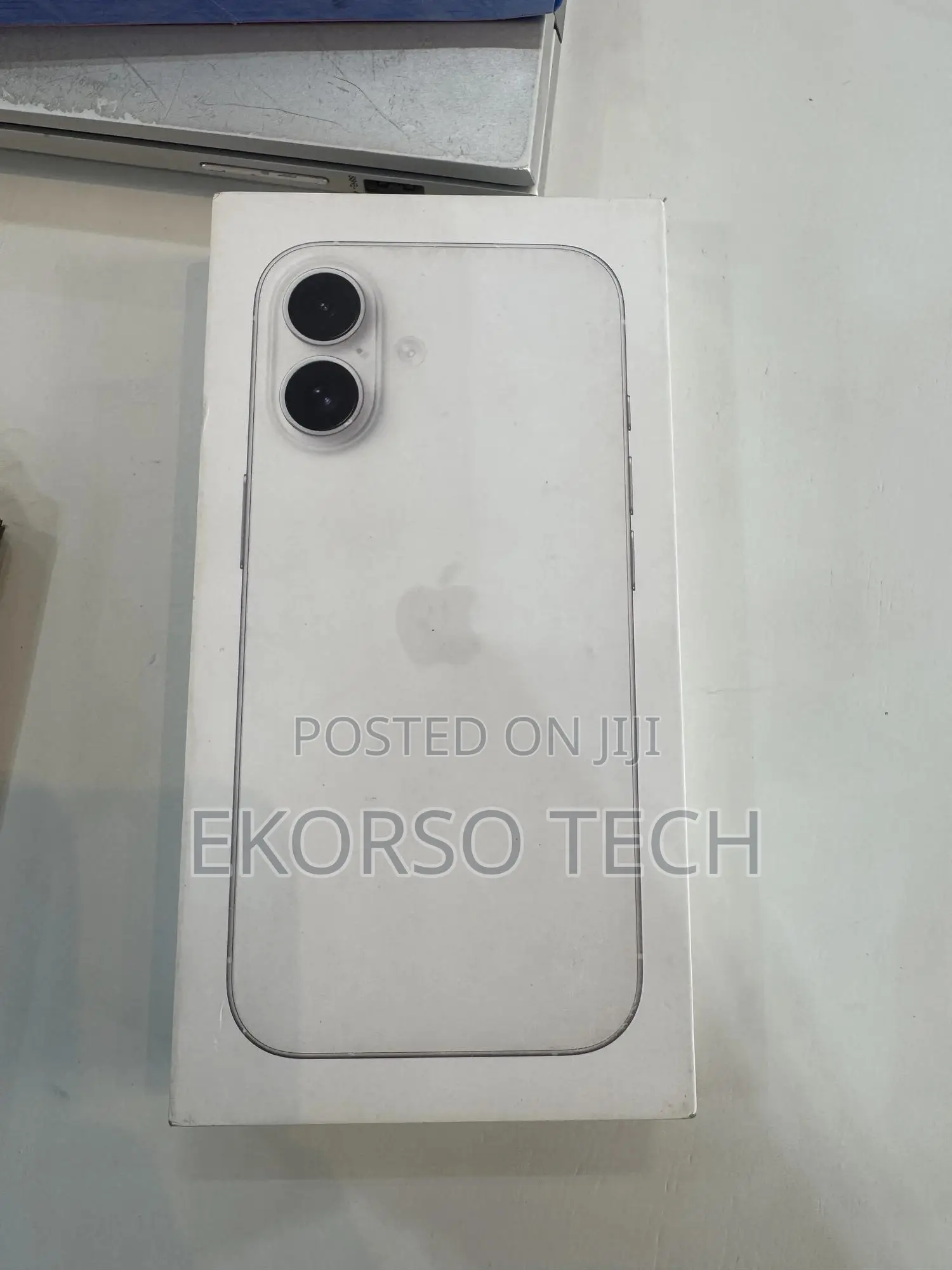 New Apple iPhone 16 128 GB White