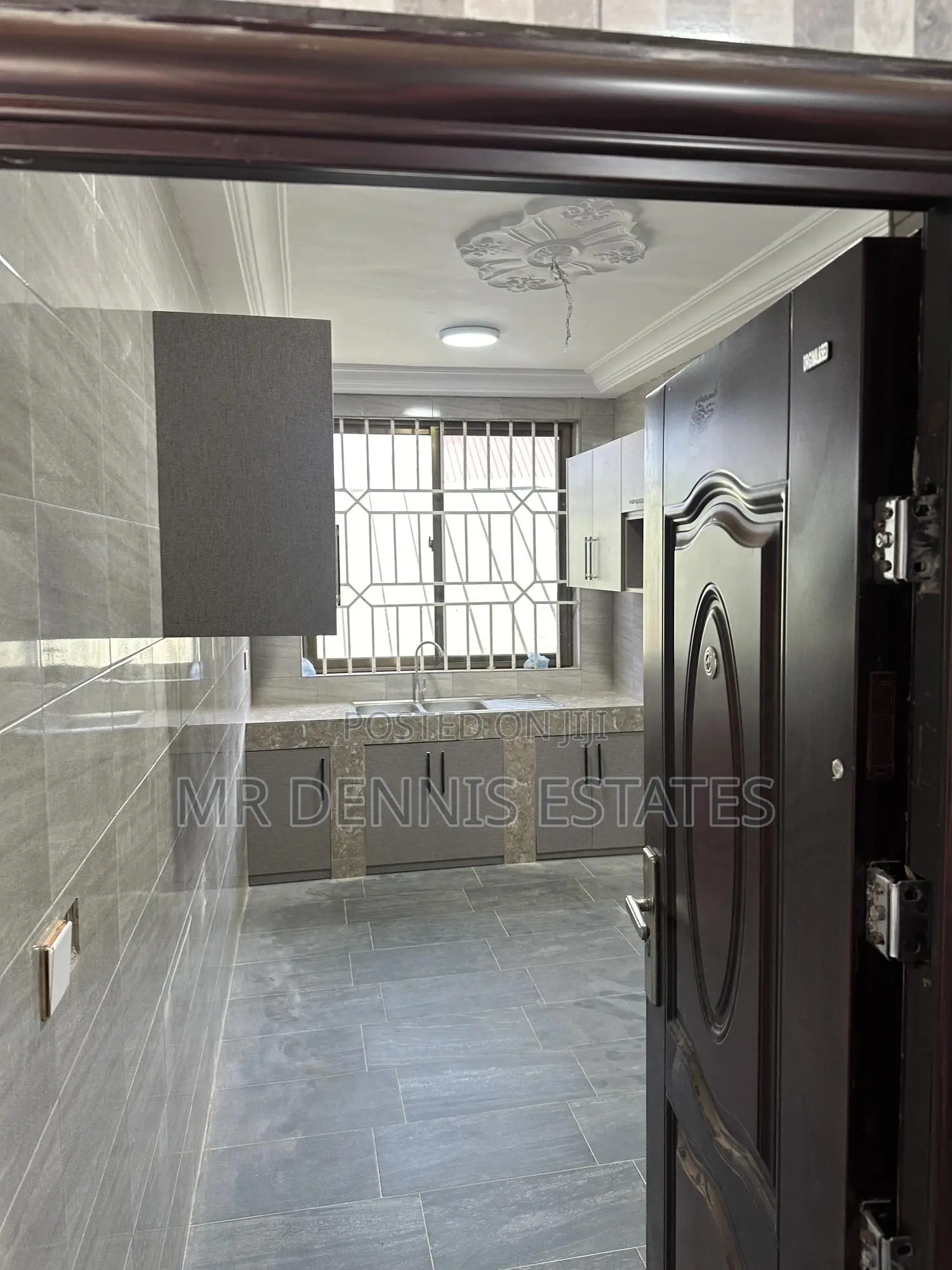 1bdrm Apartment in Westhills Mall for rent