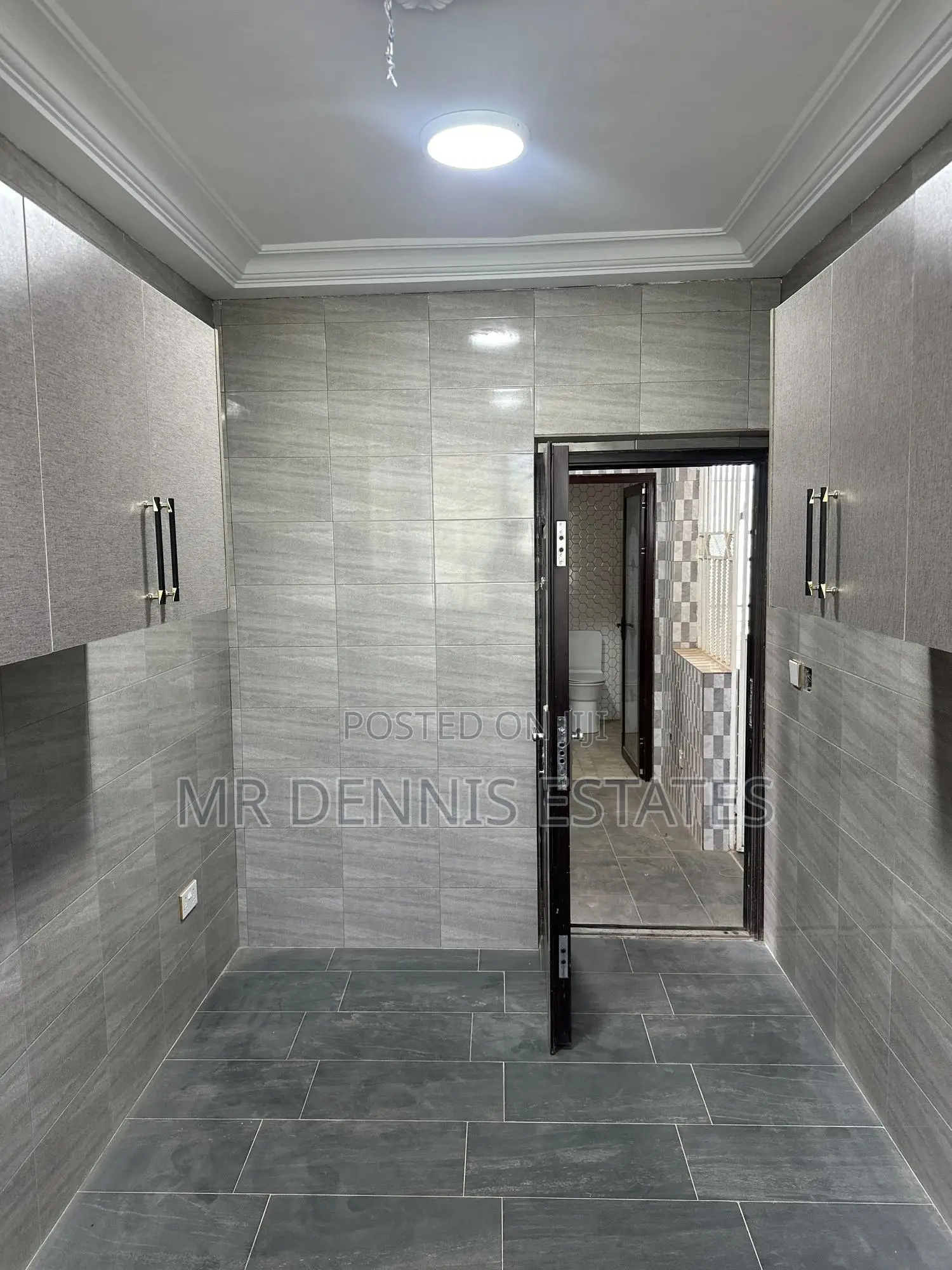 1bdrm Apartment in Westhills Mall for rent