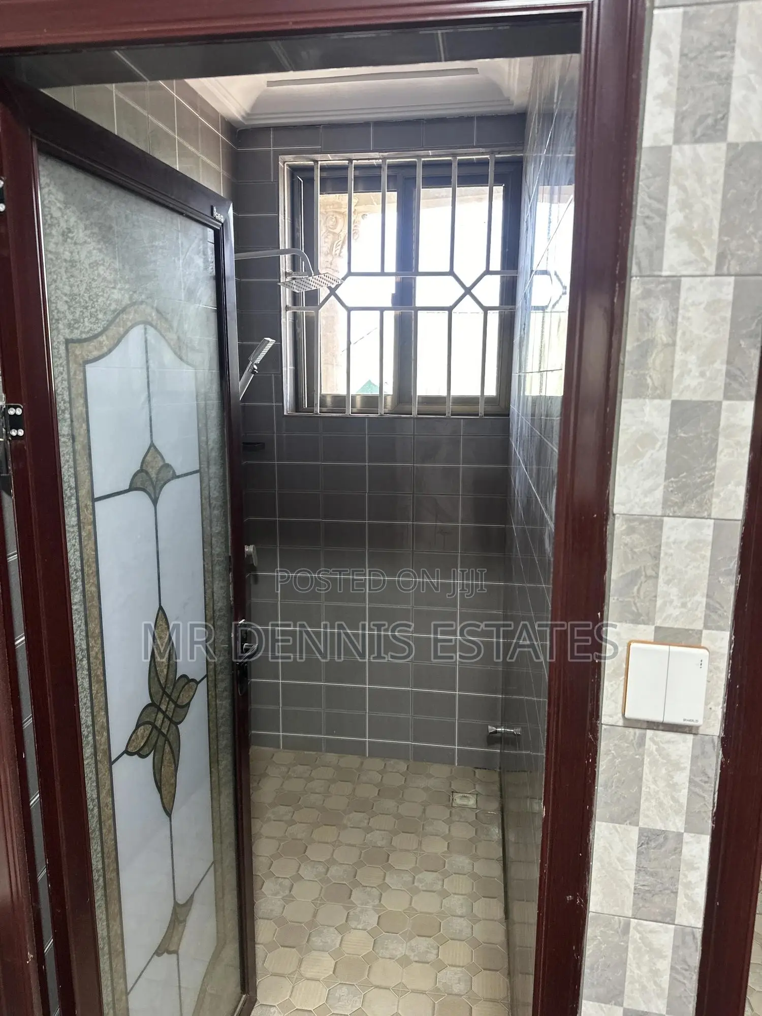 1bdrm Apartment in Westhills Mall for rent