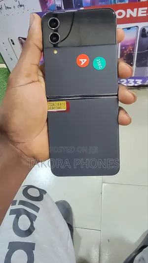 Samsung Galaxy Z Flip4 256 GB Black