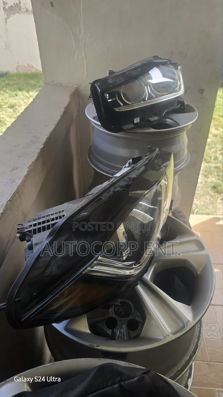 Jaguar Xe Xenon Headlights - Pair