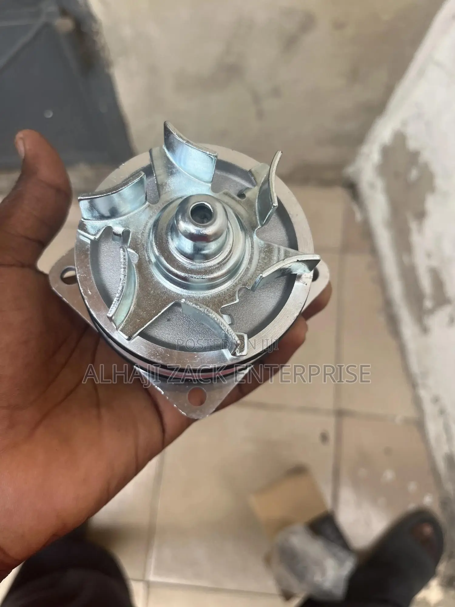 Nissan Pathfinder 1999 Water Pump