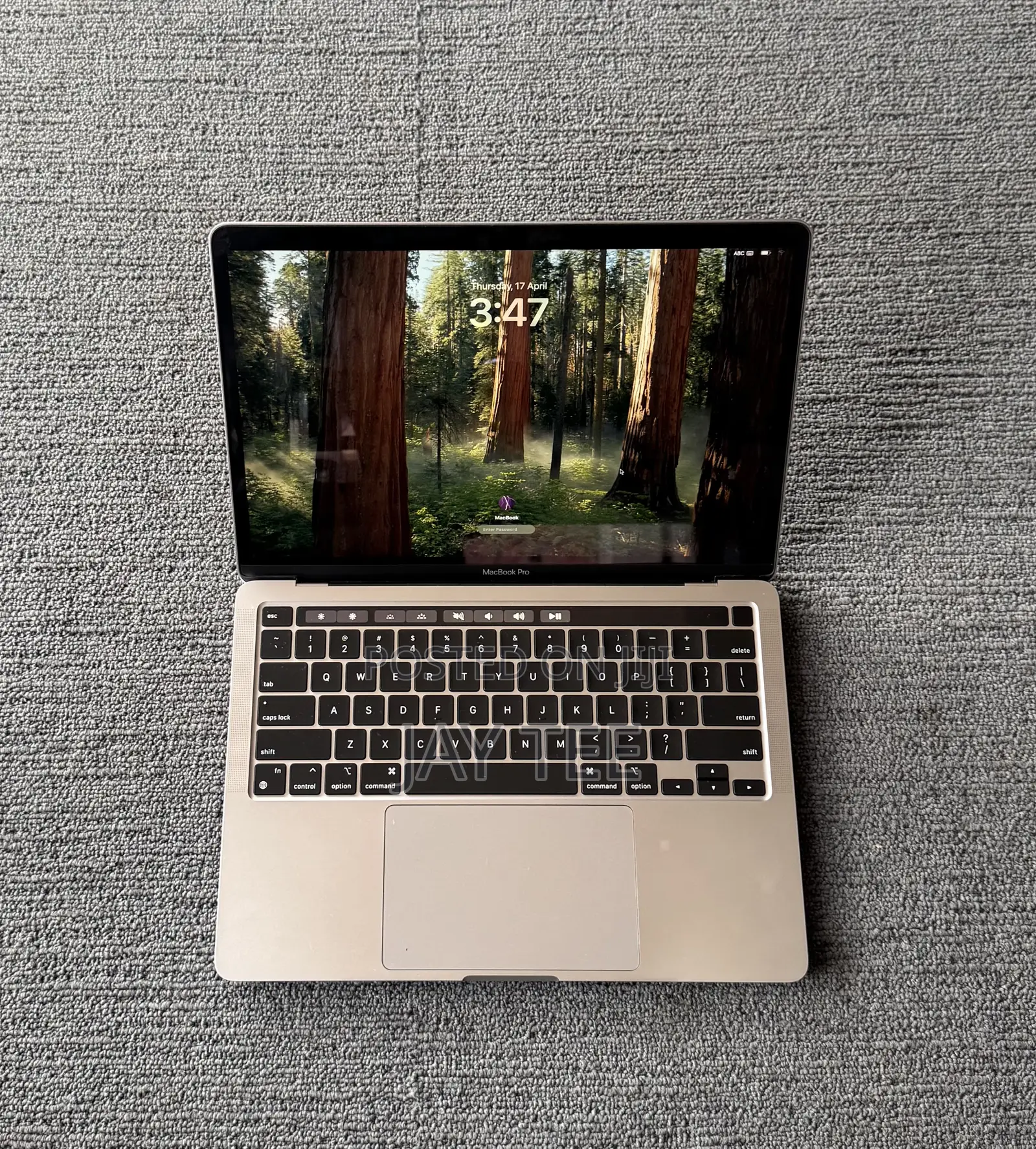 Laptop Apple MacBook Pro 2022 M2 8GB Apple M2 SSD 256GB