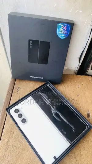New Samsung Galaxy Z Fold 5 256 GB White