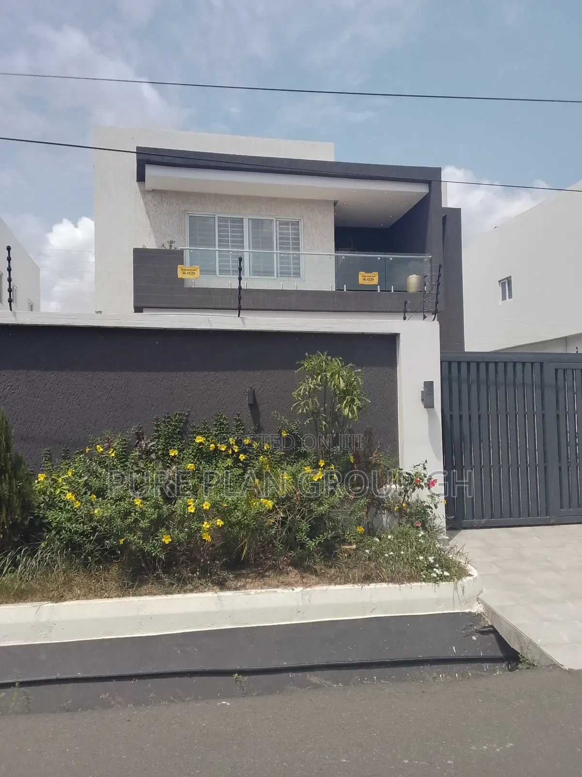 2bdrm Apartment in Abelemkpe, Lincoln School Area for rent